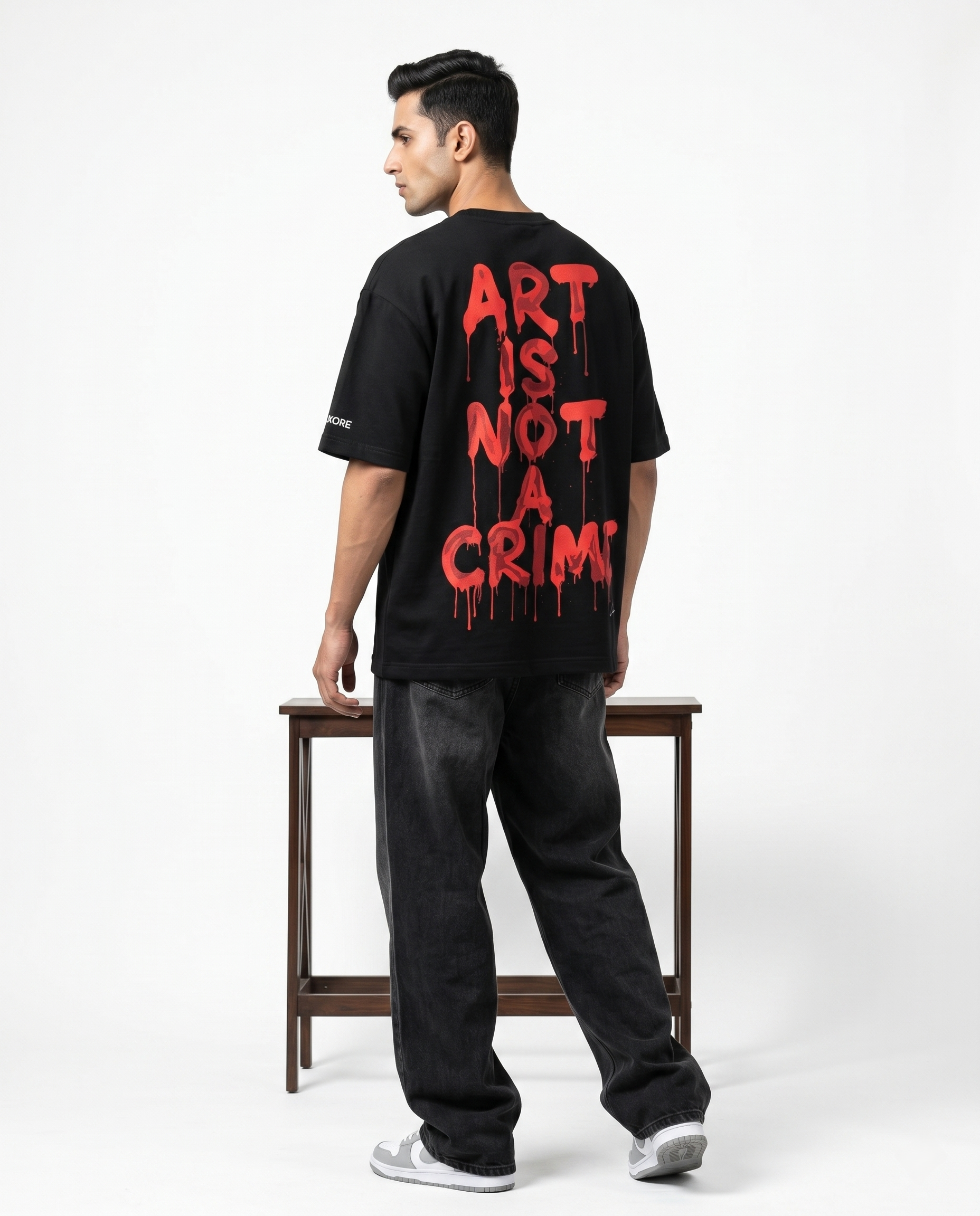 LUXORÉ ART IS NOT A CRIME  GRAPHIC PRINTED TEE
