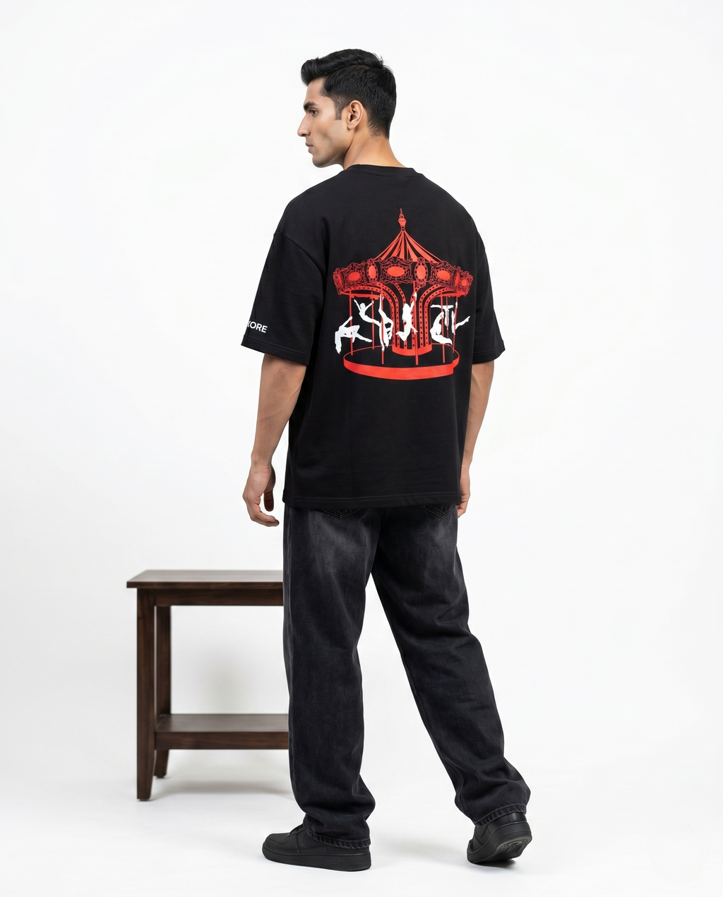 LUXORÉ HOE SWING GRAPHIC PRINTED TEE