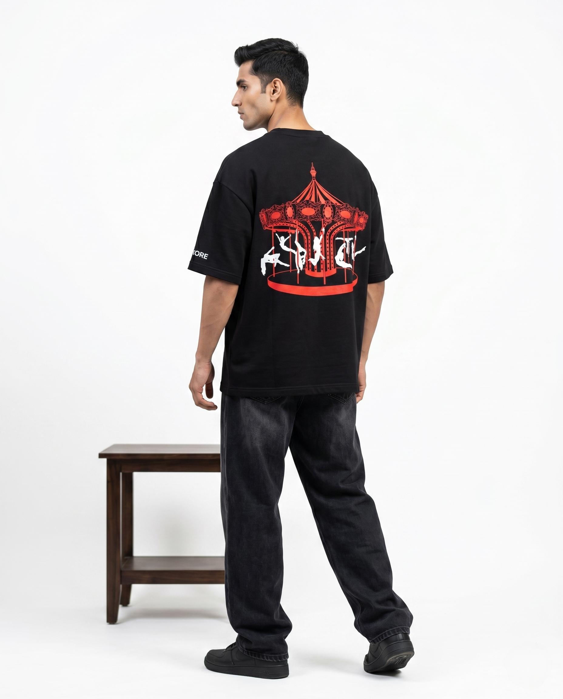 LUXORÉ HOE SWING GRAPHIC PRINTED TEE