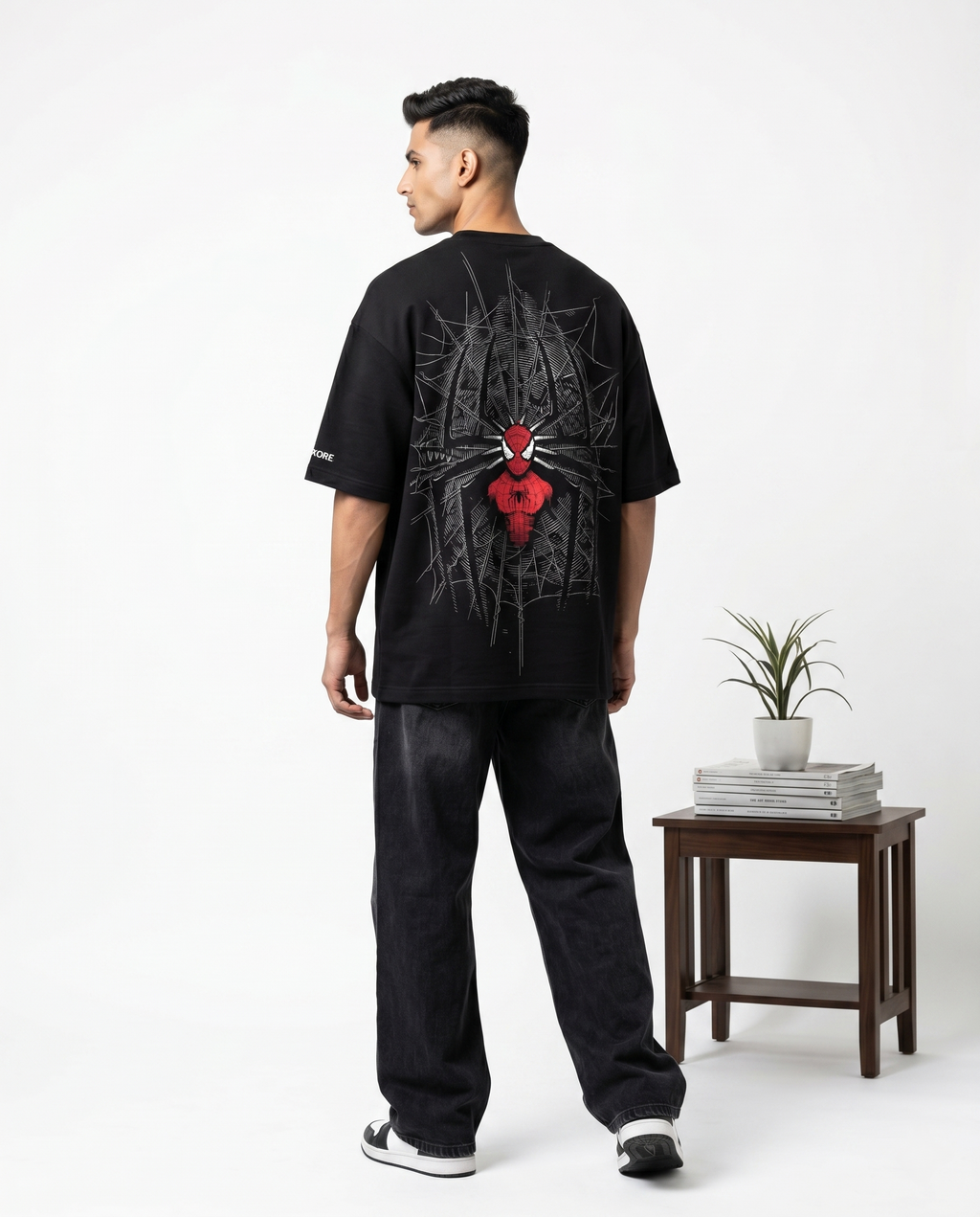 LUXORÉ THE RED SPIDER GRAPHIC PRINTED TEE