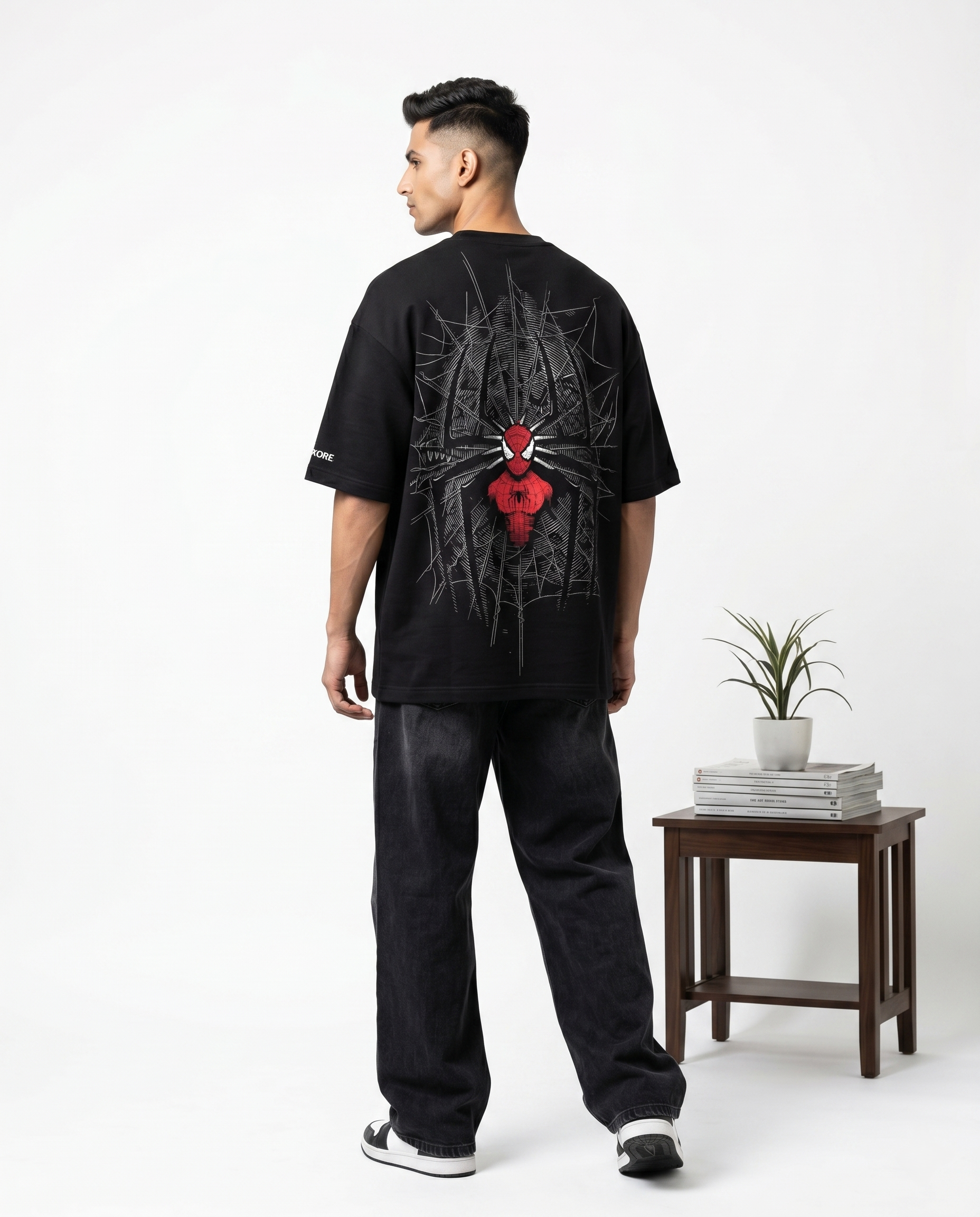 LUXORÉ THE RED SPIDER GRAPHIC PRINTED TEE
