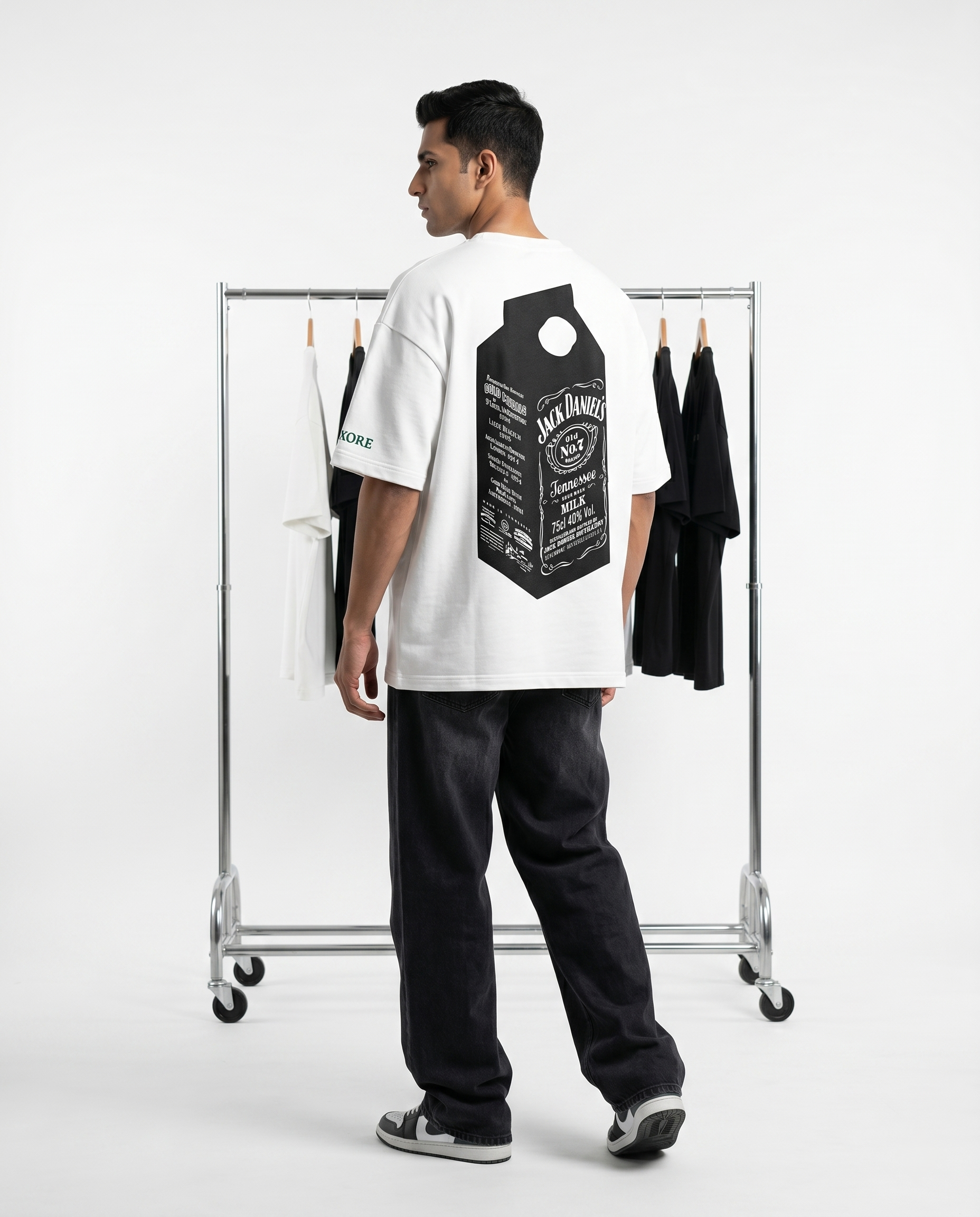 LUXORÉ JD MILK CART  GRAPHIC PRINTED TEE