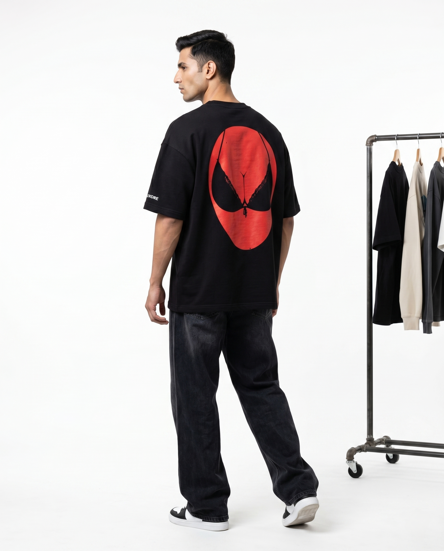 LUXORÉ SPIDY BRO-A GRAPHIC PRINTED TEE
