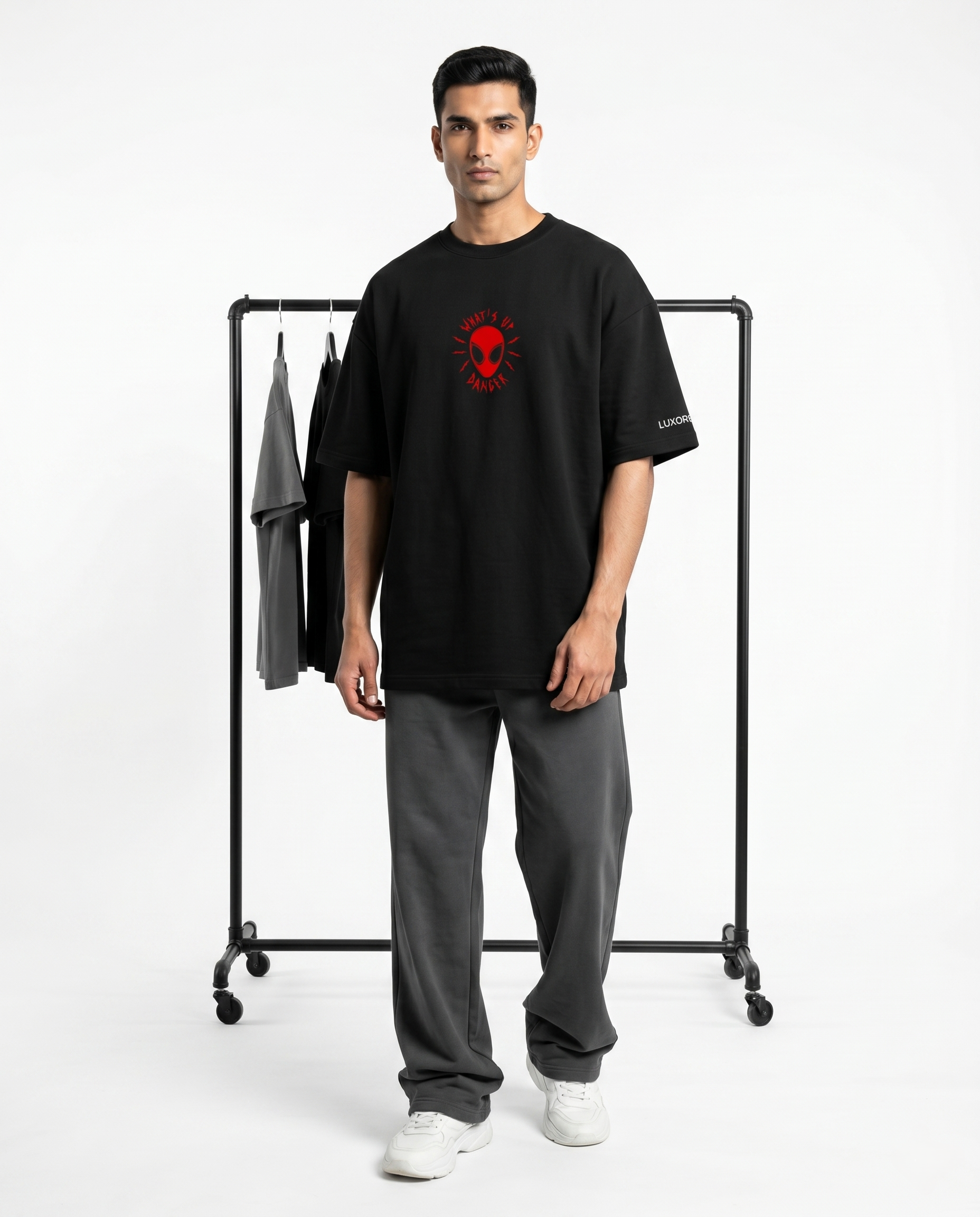 LUXORÉ THE RED SPIDER GRAPHIC PRINTED TEE