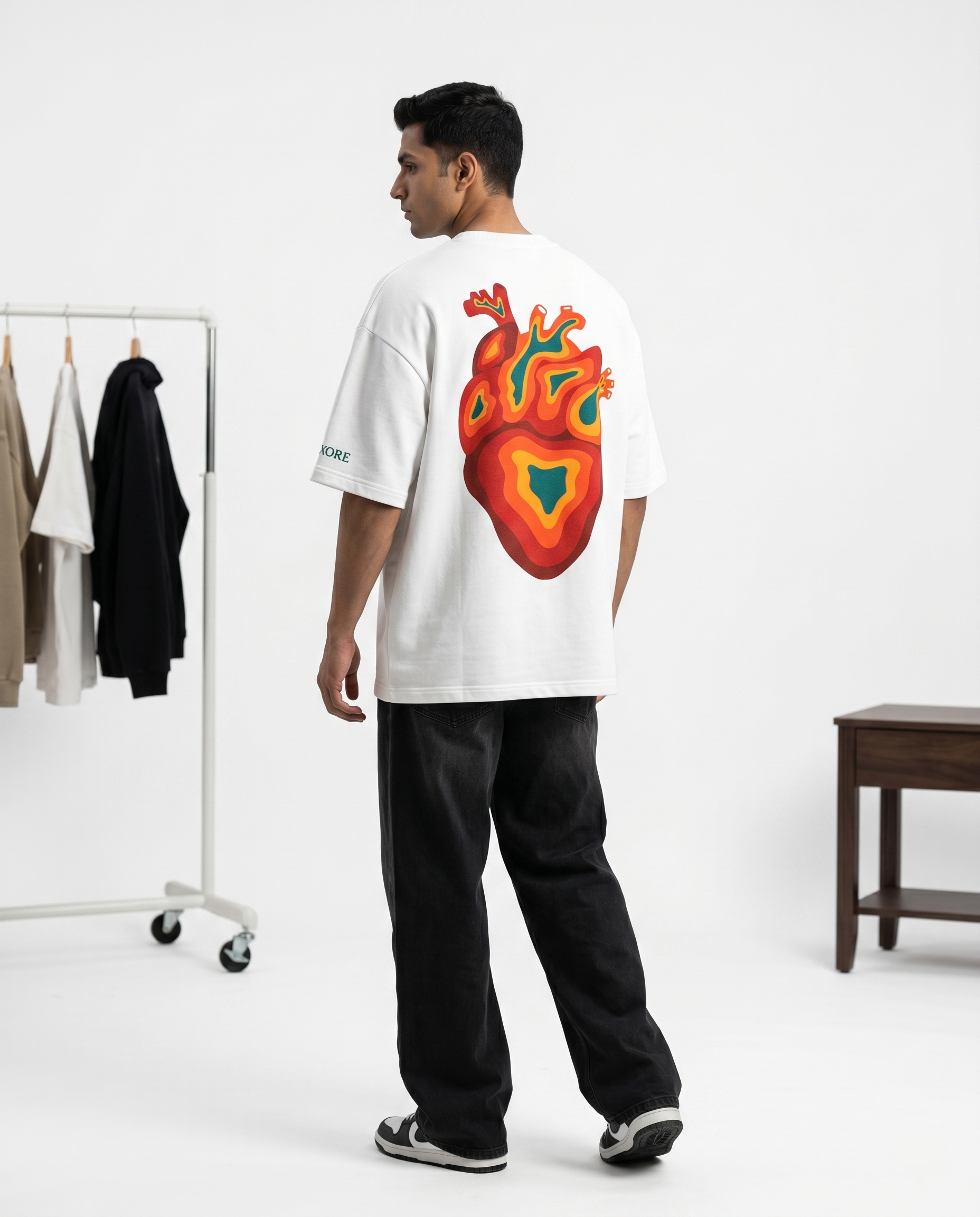 LUXORÉ RED HEART GRAPHIC PRINTED TEE