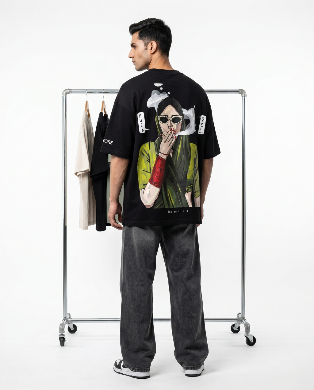 SMOKING AUNTY GRAPHIC PRINTED TEE