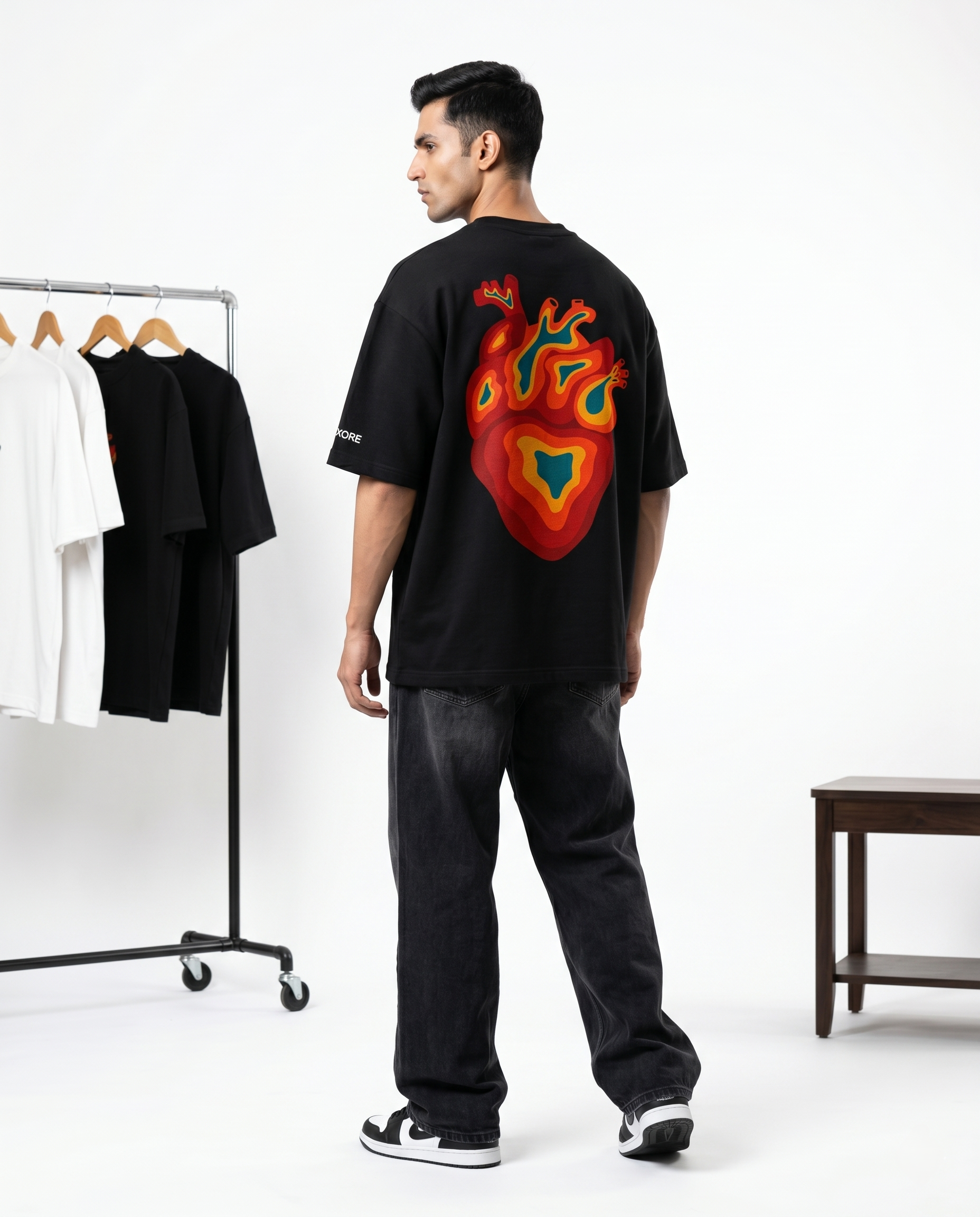 LUXORÉ RED HEART GRAPHIC PRINTED TEE