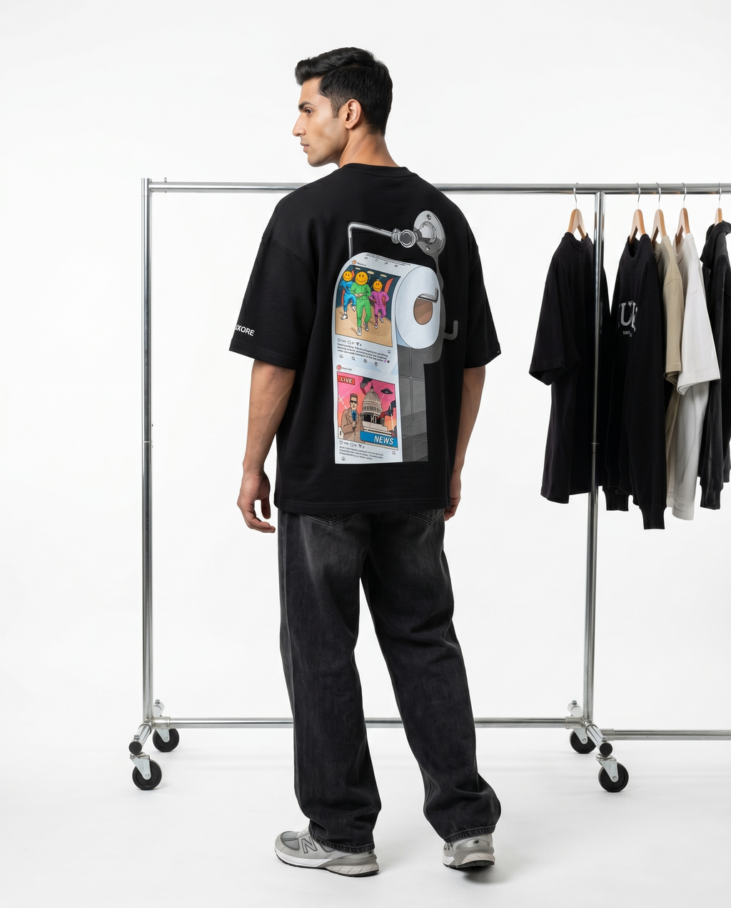 LUXORÉ SOCIAL NEWS GRAPHIC PRINTED TEE