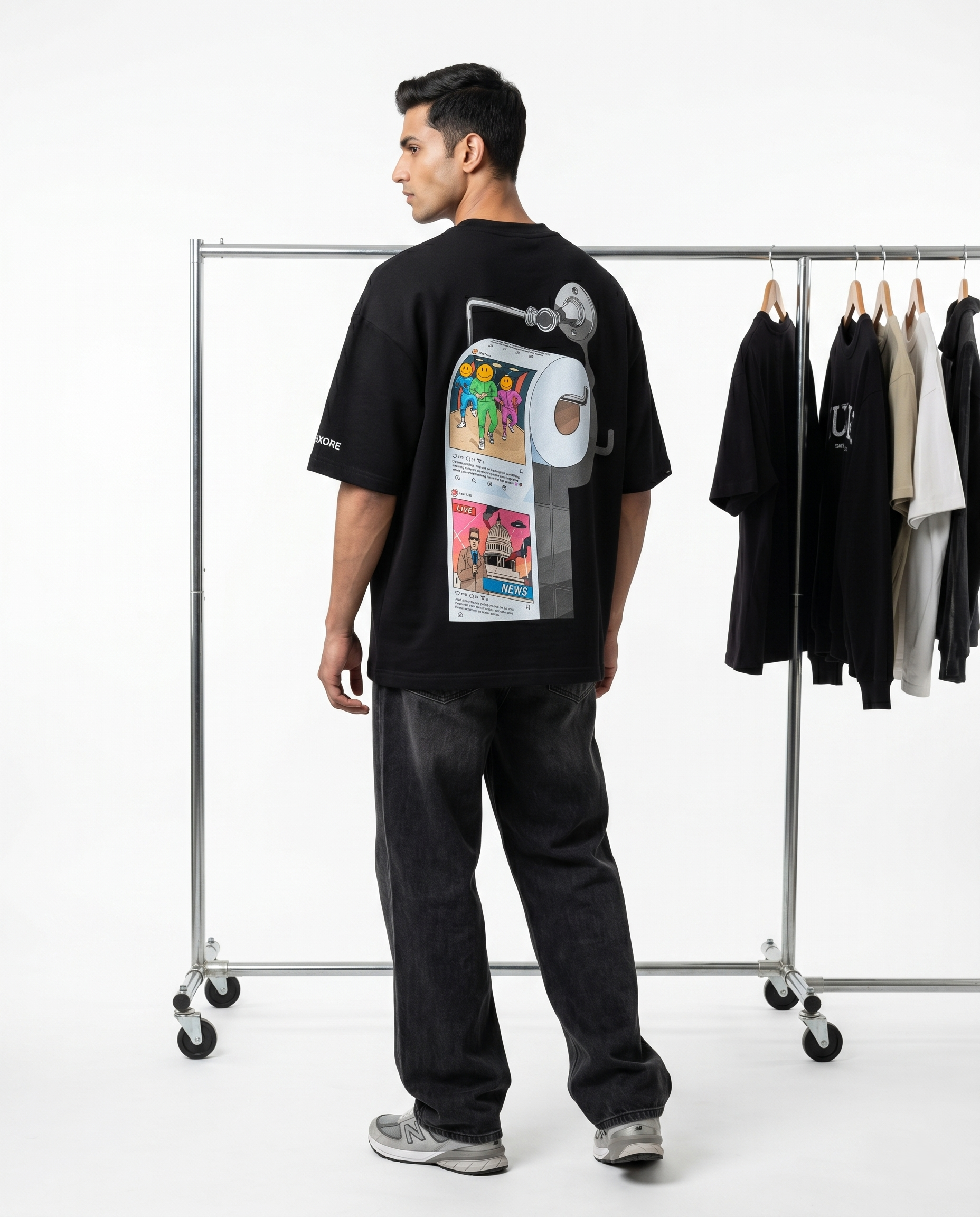 LUXORÉ SOCIAL NEWS GRAPHIC PRINTED TEE