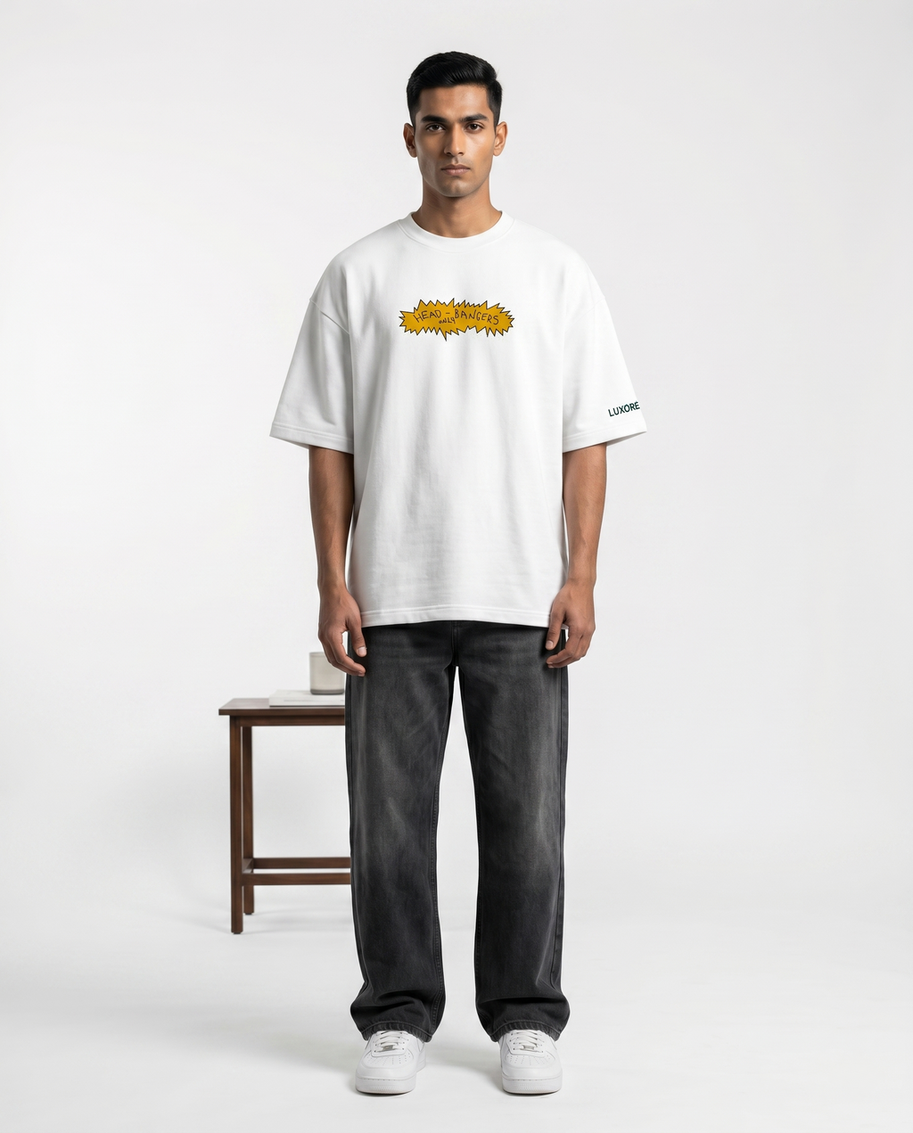 LUXORÉ DOG WITH GLASSES GRAPHIC PRINTED TEE