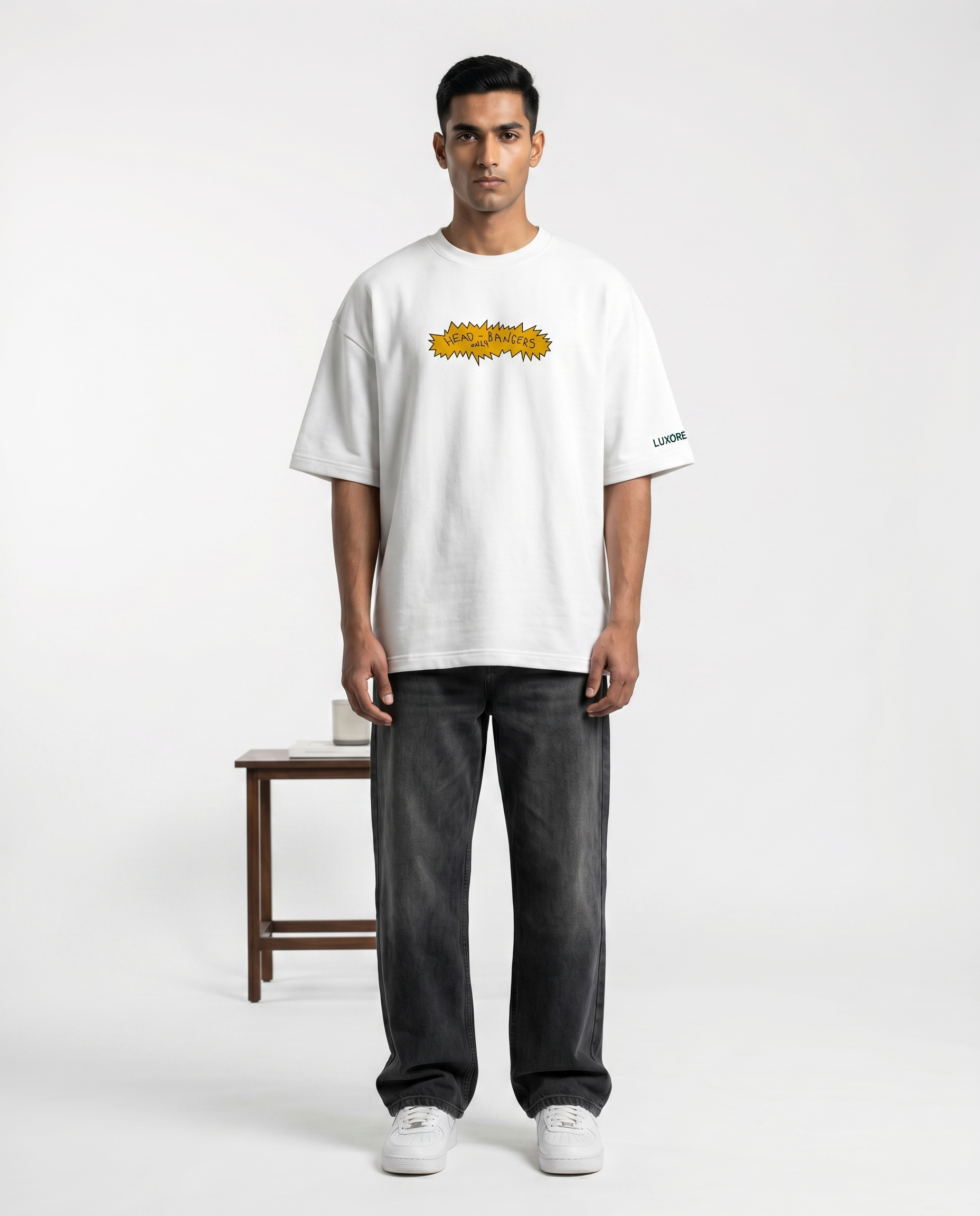 LUXORÉ DOG WITH GLASSES GRAPHIC PRINTED TEE