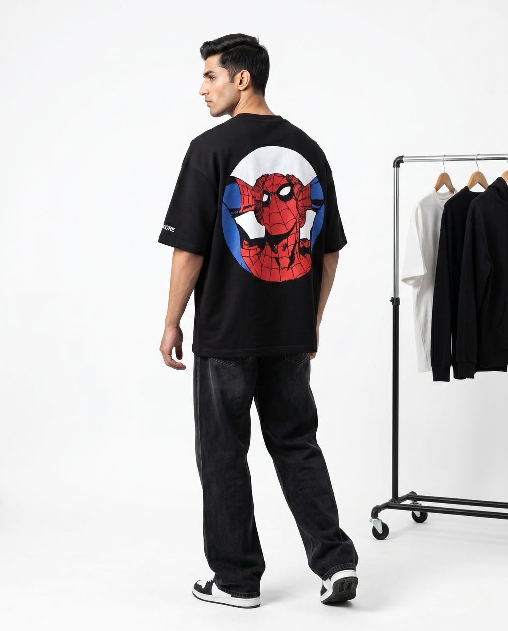 LUXORÉ OMG SPIDY GRAPHIC PRINTED TEE