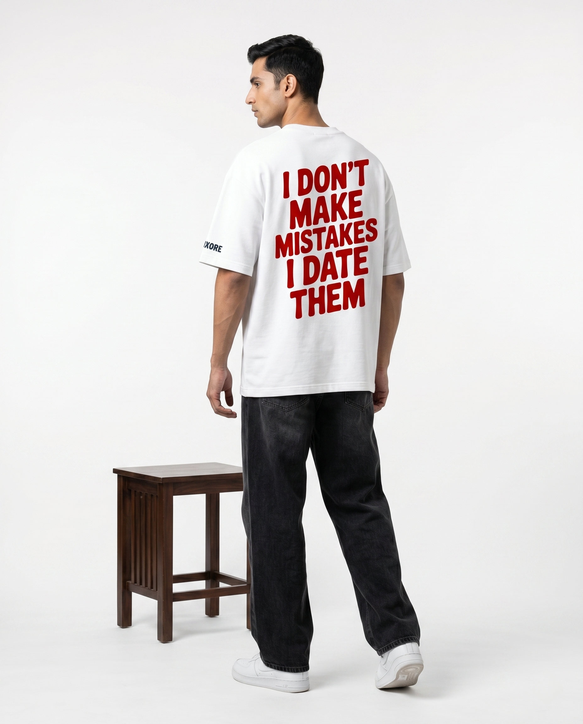 LUXORÉ I DON'T MAKE MISTAKE GRAPHIC PRINTED TEE