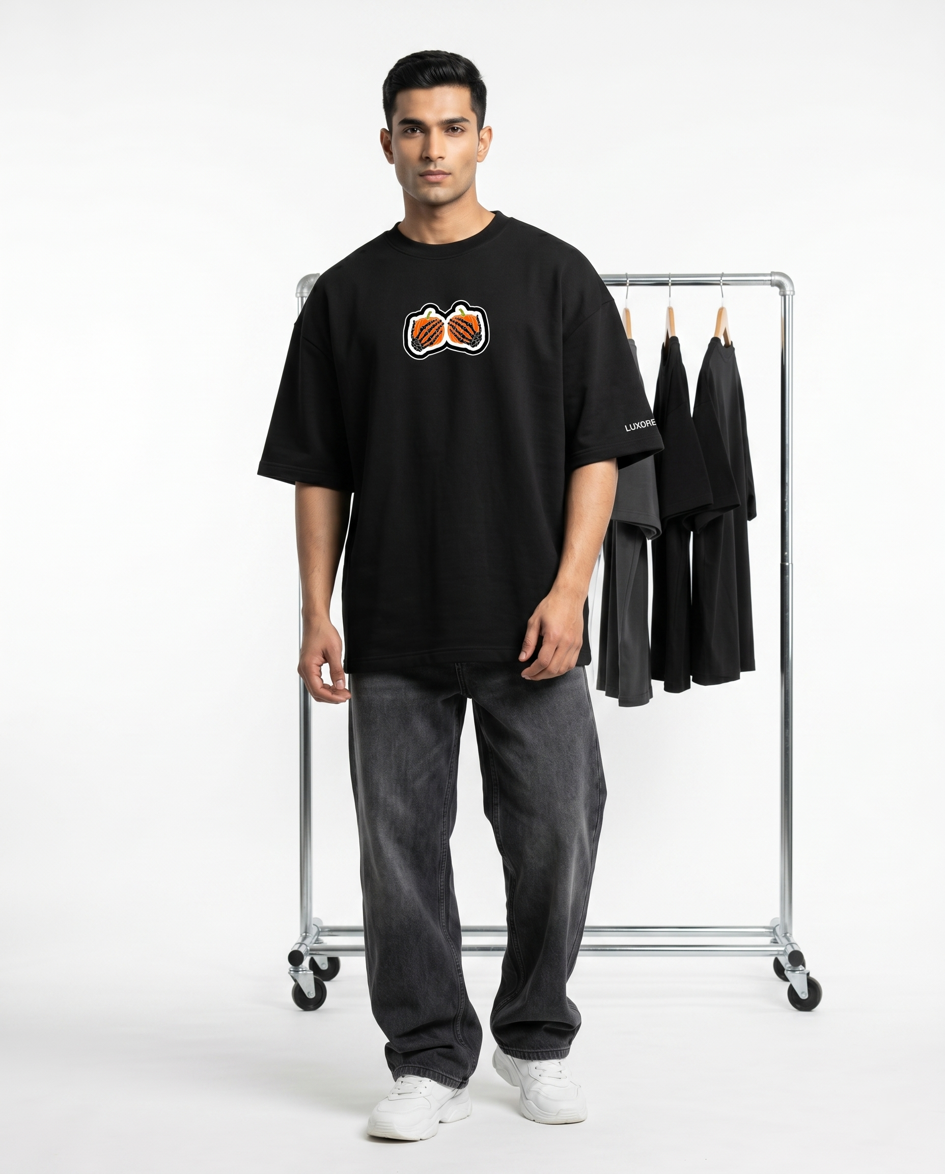 LUXORÉ LOVE HERTS GRAPHIC PRINTED TEE
