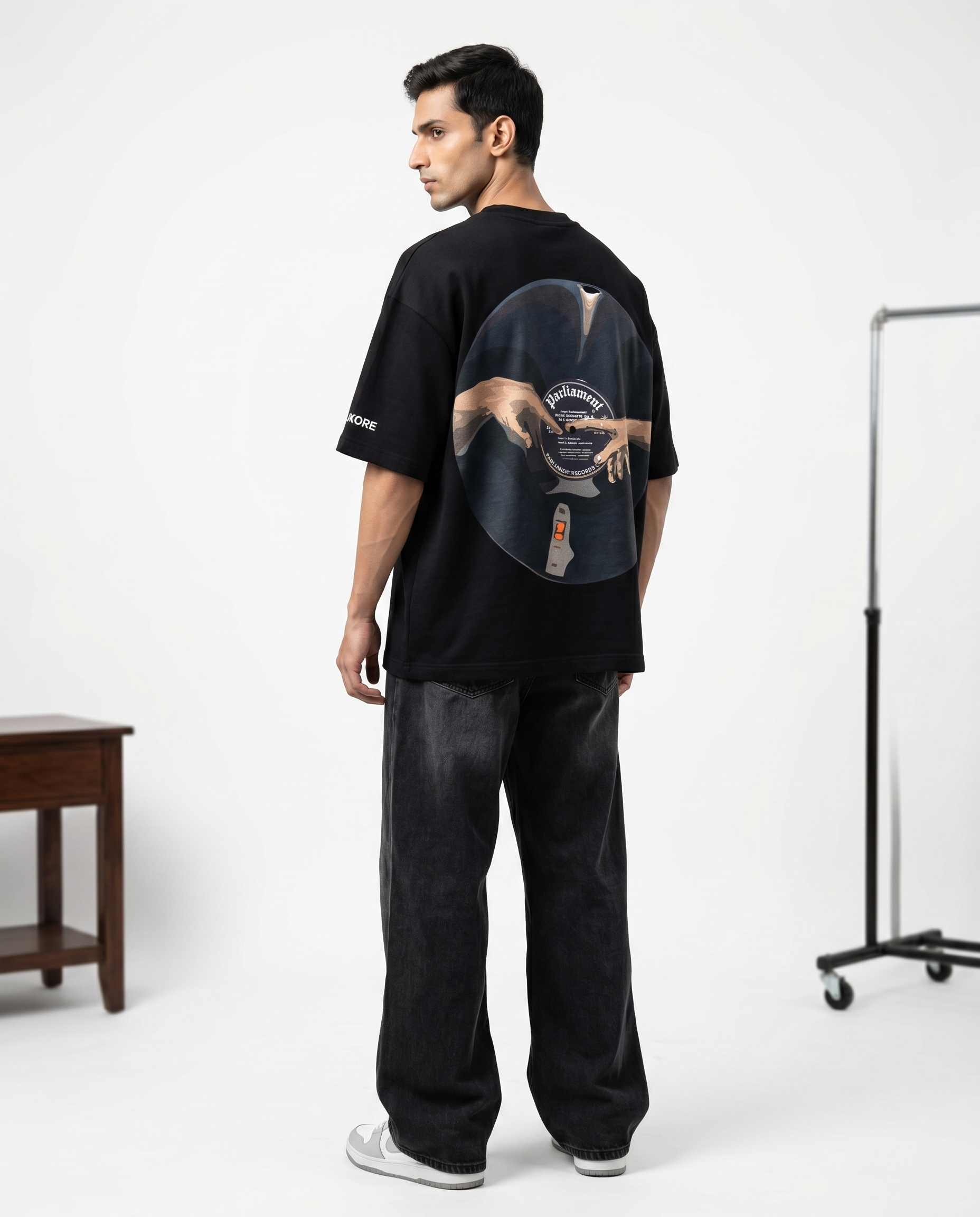 PARLIAMENT RECORDS GRAPHIC PRINTED TEE
