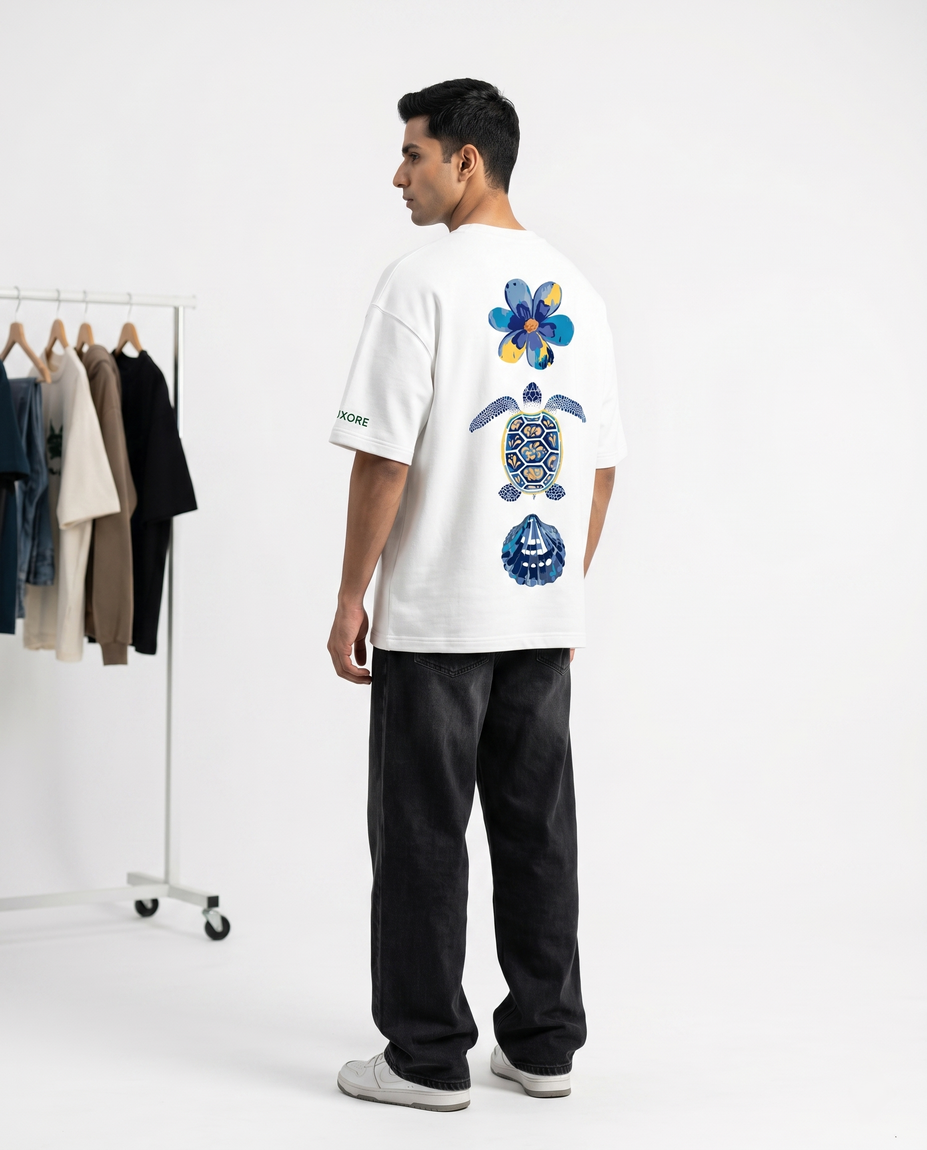 LUXORÉ  WATER TURTLE GRAPHIC PRINTED TEE