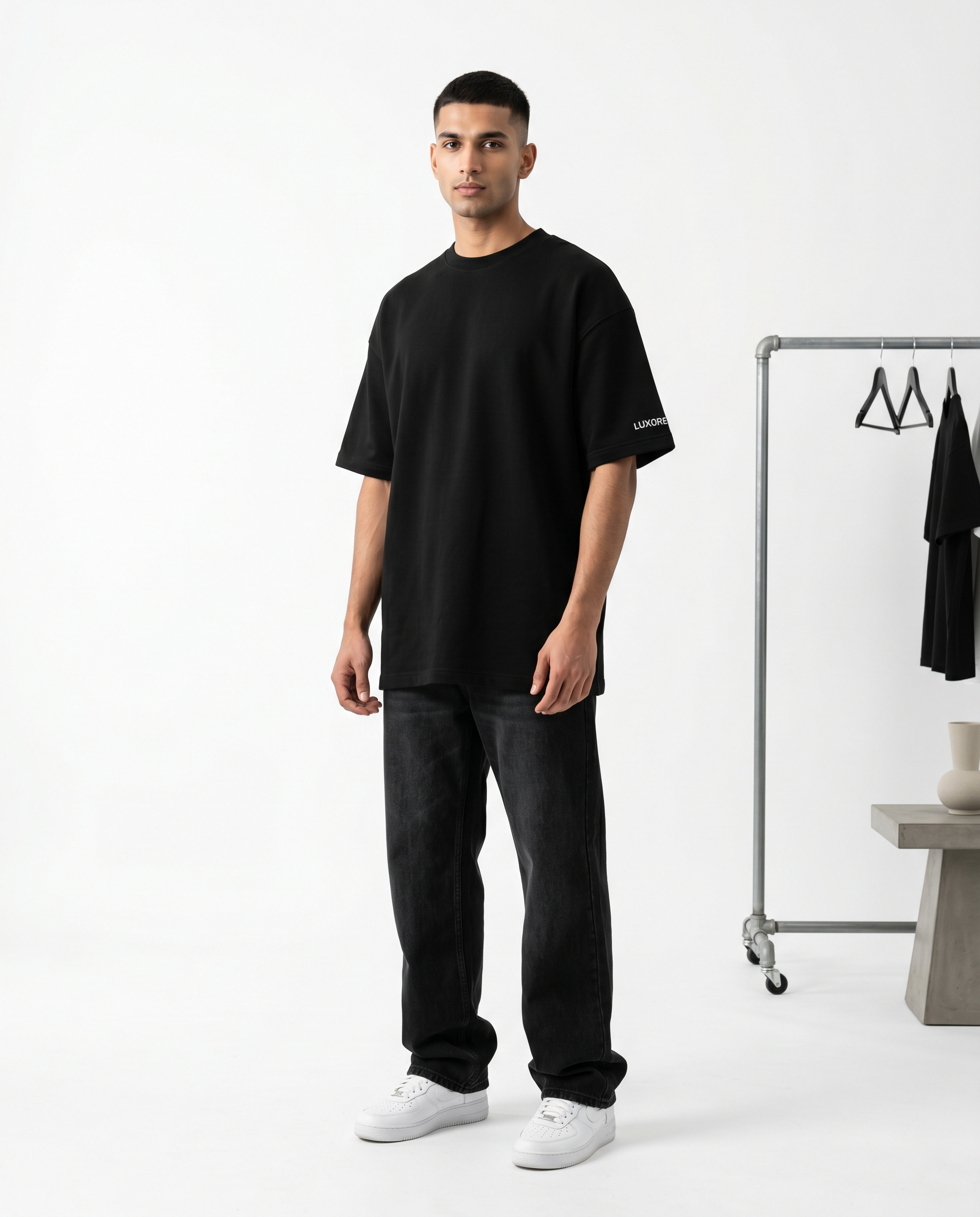 LUXORÉ SINGLE / TAKEN GRAPHIC PRINTED TEE