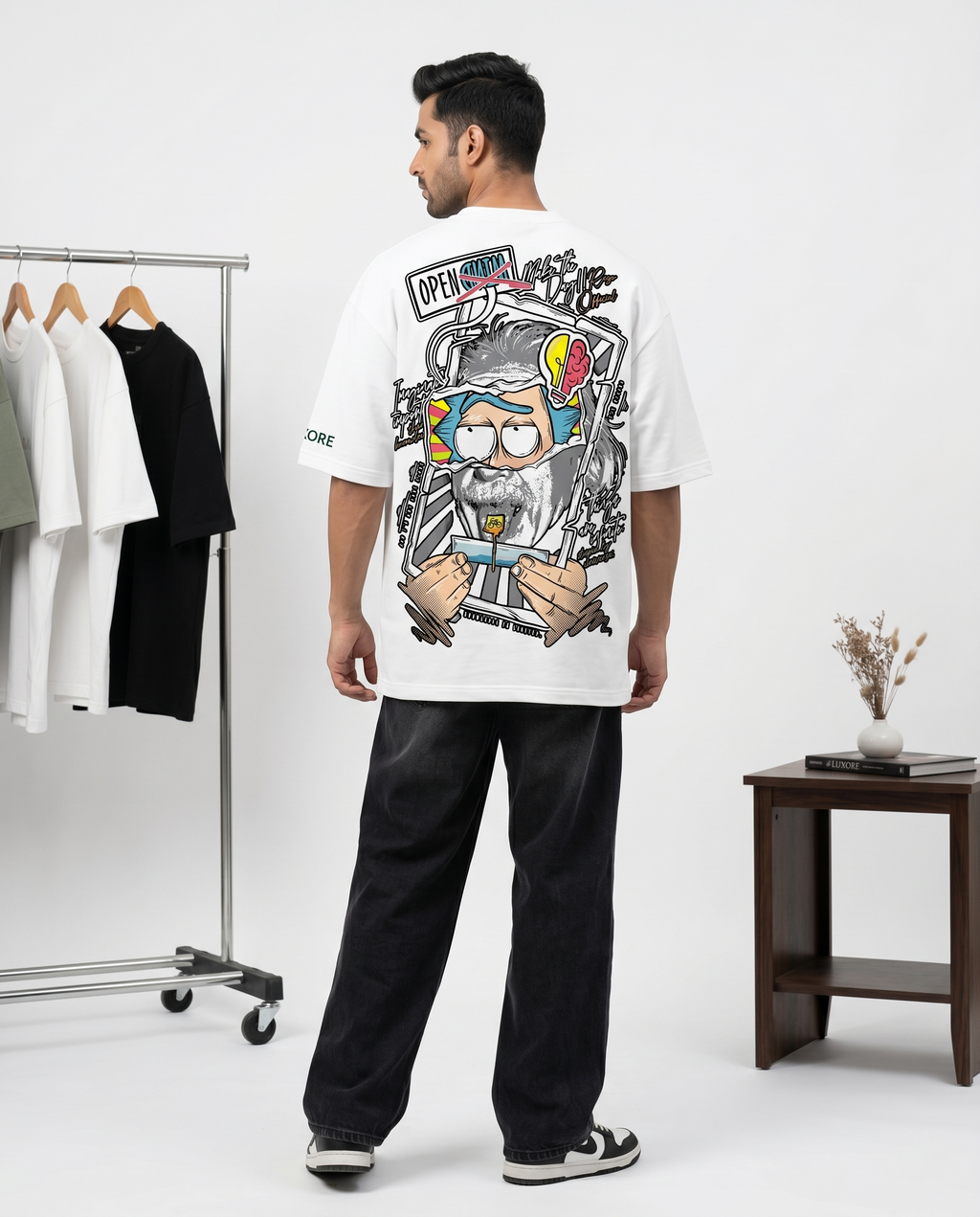 LUXORÉ RICK GRAPHIC PRINTED TEE