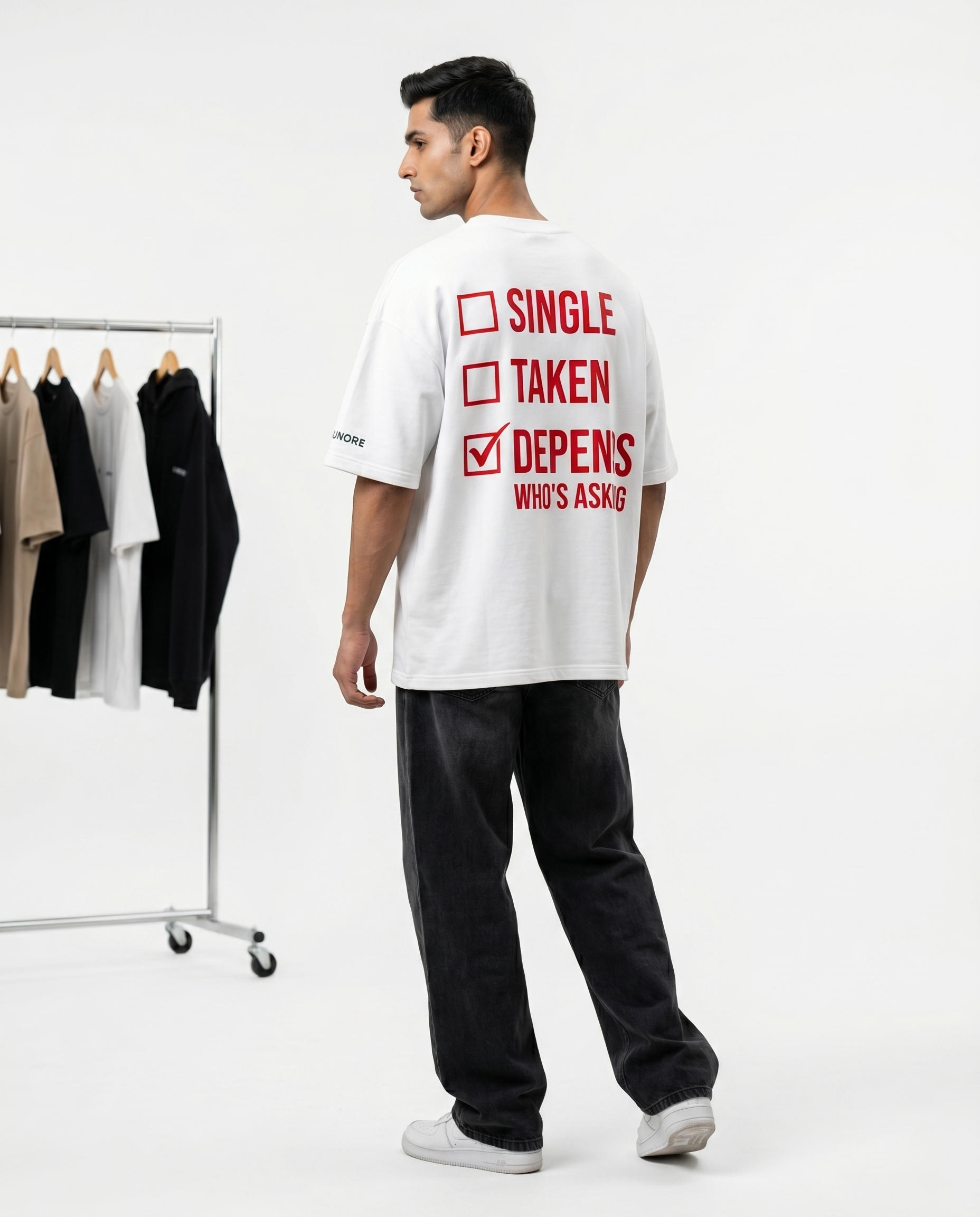 LUXORÉ SINGLE / TAKEN GRAPHIC PRINTED TEE