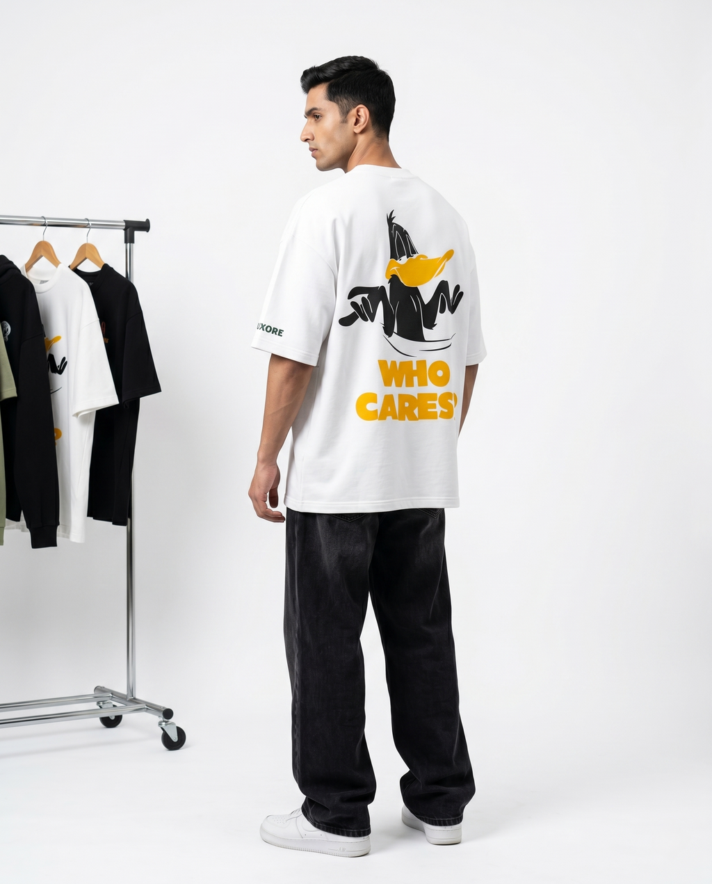 LUXORÉ DUCK WHO CARES GRAPHIC PRINTED TEE