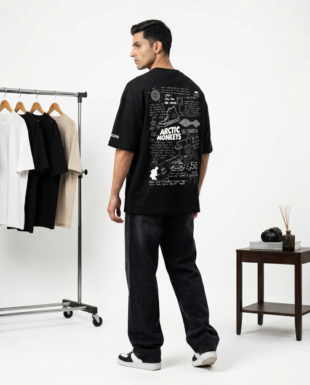LUXORÉ ARCTIC MONKEY BILL GRAPHIC PRINTED TEE