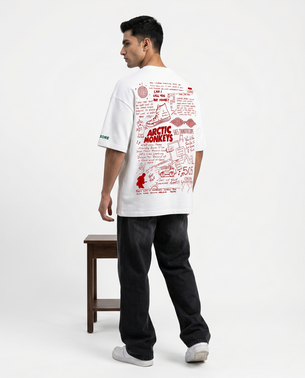 LUXORÉ ARCTIC MONKEY BILL GRAPHIC PRINTED TEE