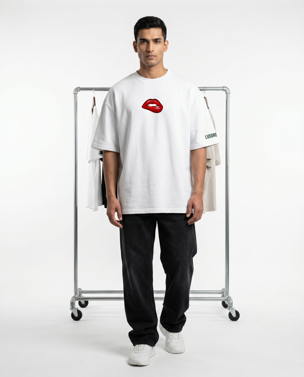 LUXORÉMOUTH CAN'T GET PRAGNENT GRAPHIC PRINTED TEE