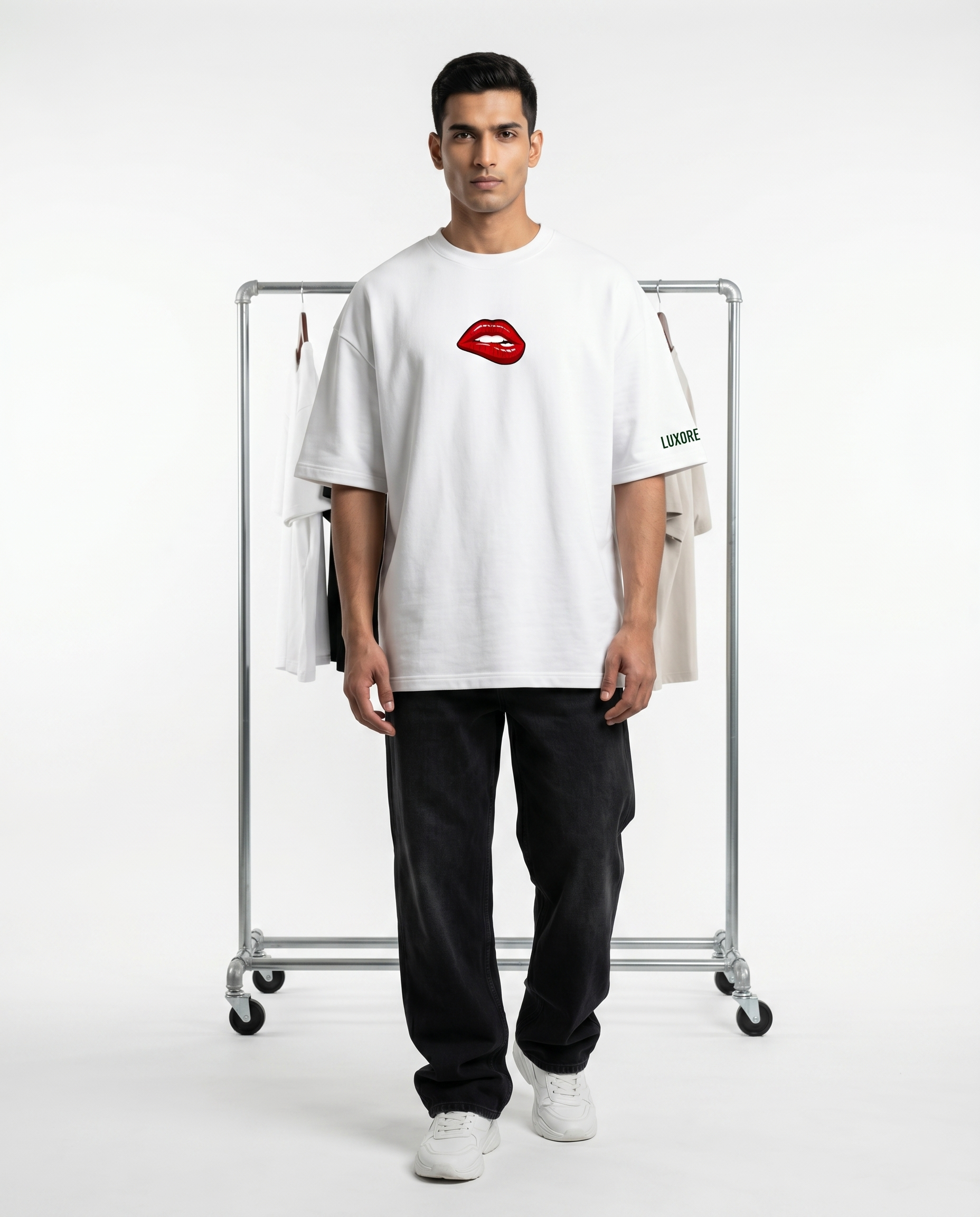 LUXORÉMOUTH CAN'T GET PRAGNENT GRAPHIC PRINTED TEE