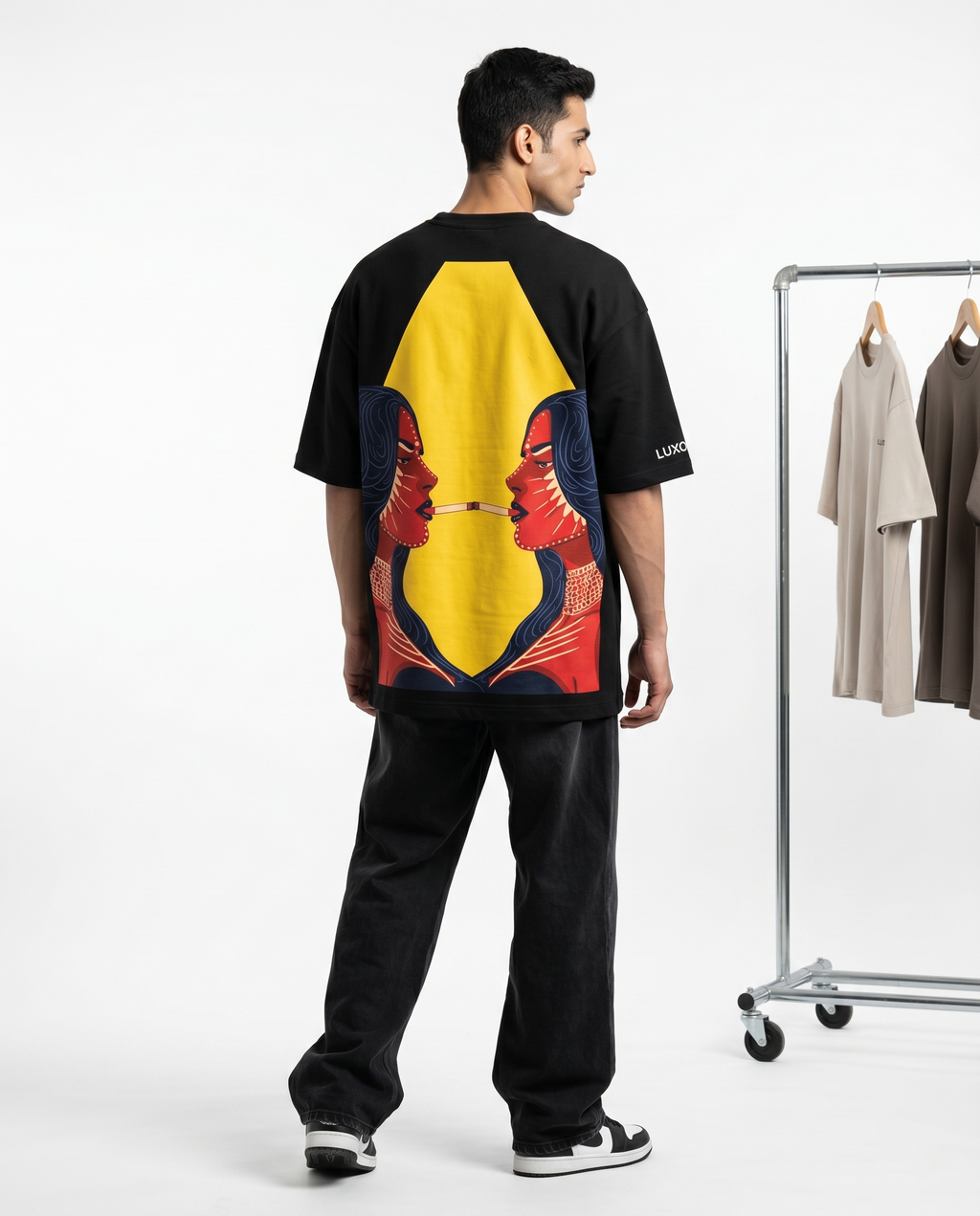 SMOKING GIRL GRAPHIC PRINTED TEE