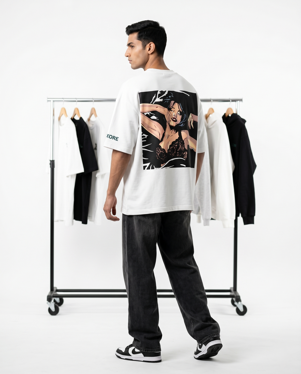 LUXORÉ CUDDLS GRAPHIC PRINTED TEE