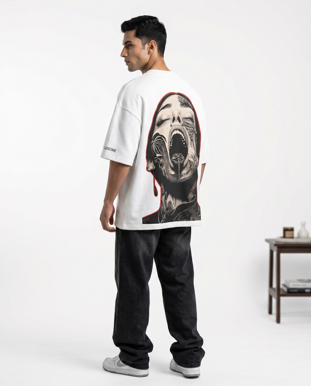 LUXORÉ SNAKE TOUNGH GRAPHIC PRINTED TEE
