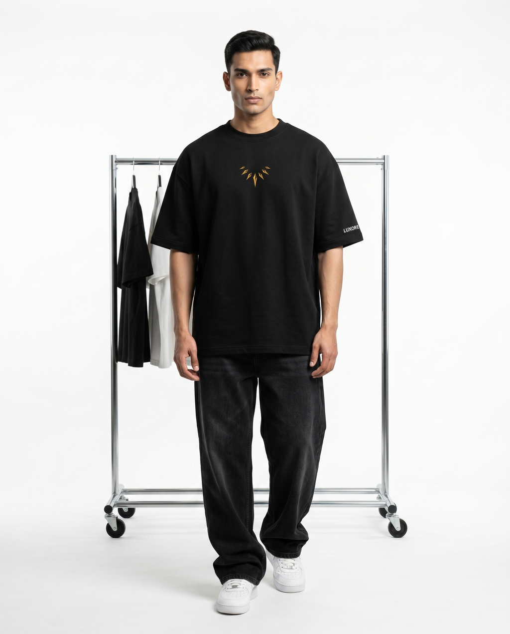 LUXORÉ  M’Baku PRINTED GRAPHIC TEE