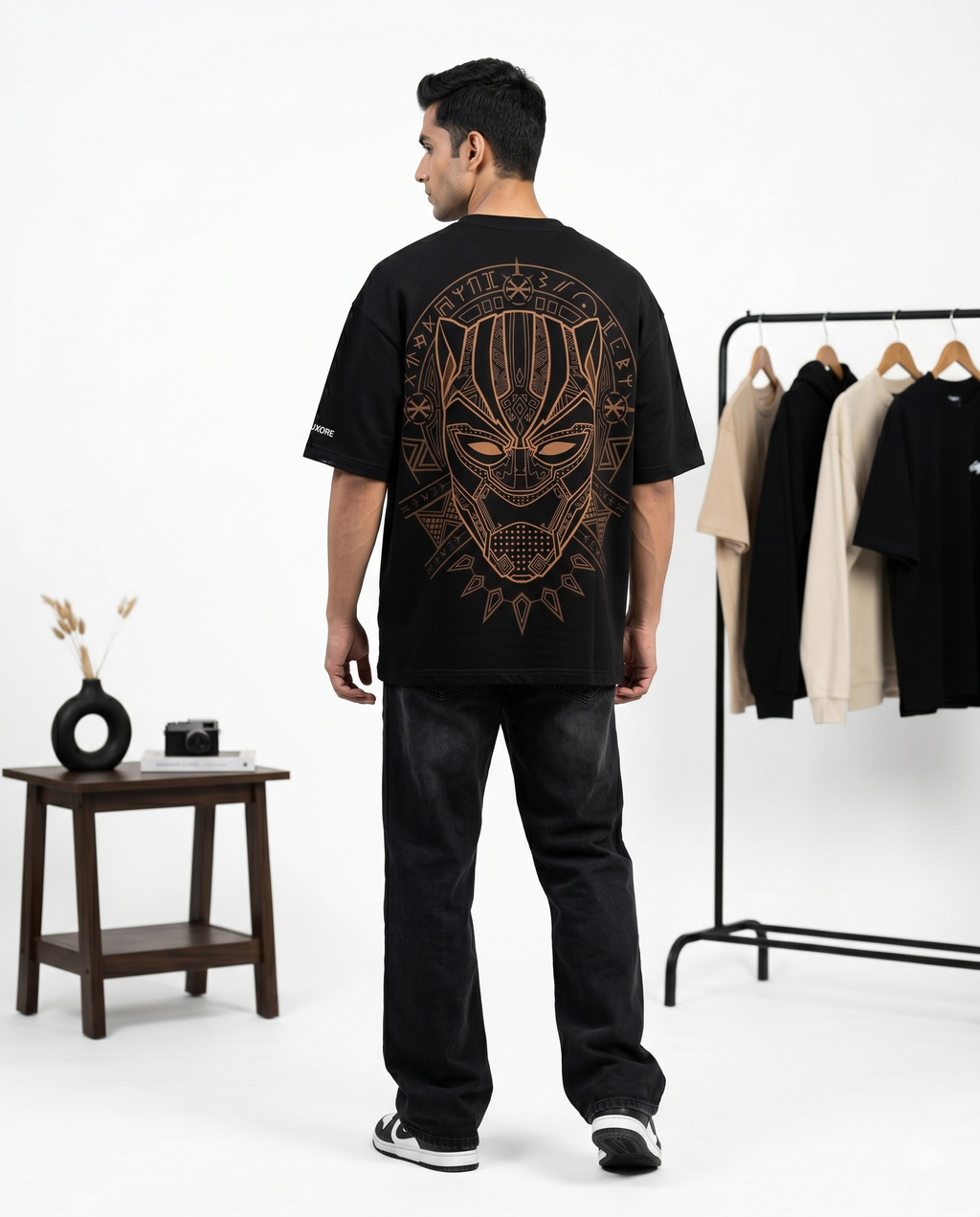 LUXORÉ  M’Baku PRINTED GRAPHIC TEE