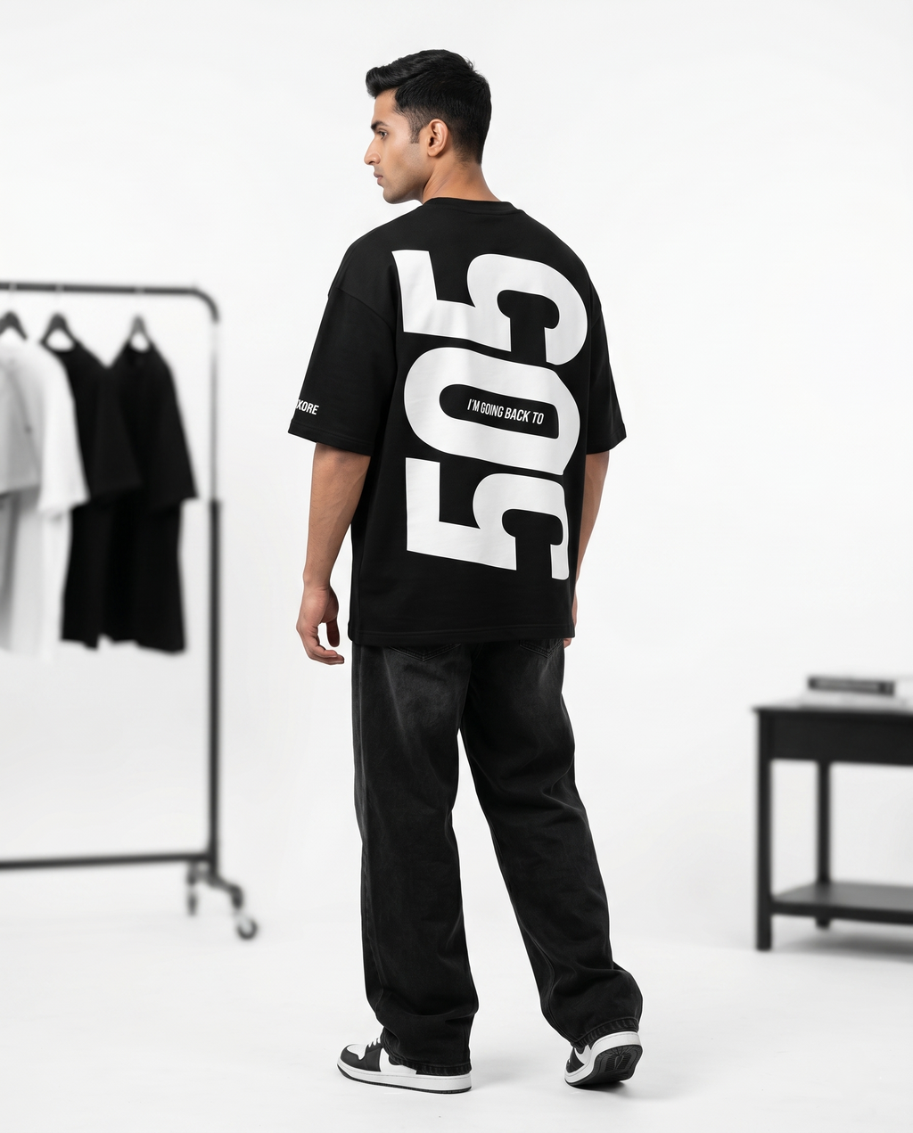 LUXORÉ ARCTIC MONKEY 505 GRAPHIC PRINTED TEE